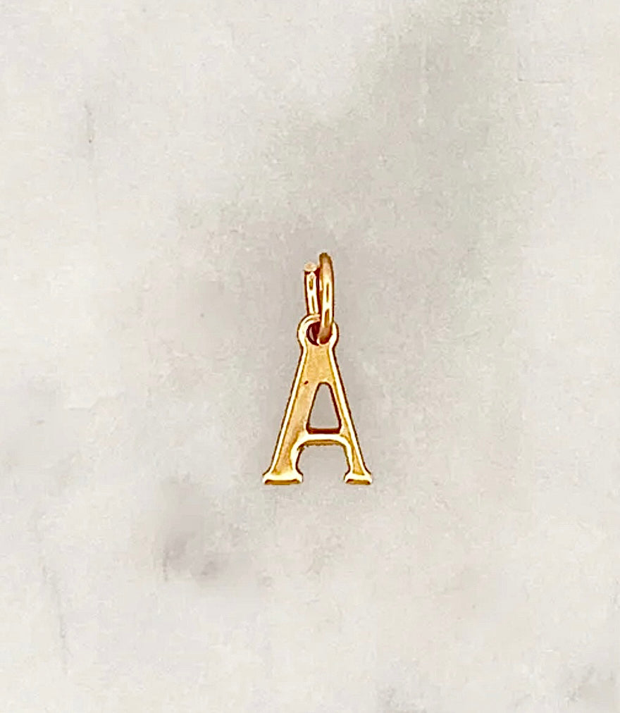 Dyo Medium Initial